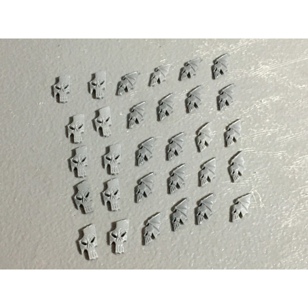 A22067 WARHAMMER FANTASY DARK ELVES BITS LOT SHIELD ICONS GAMES WORKSHOP GW