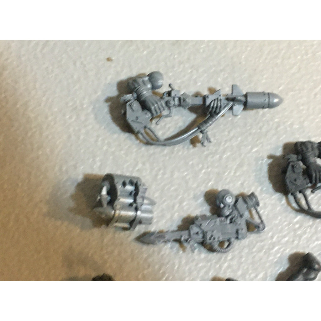 A33569 WARHAMMER 40K SPACE ORKS BITS LOT ARMS BACKPACK GRENADE GW GAMES WORKSHOP