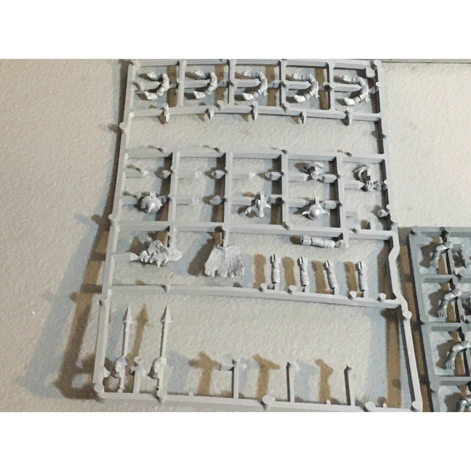 A33694 WARHAMMER FANTASY ORCS & GOBLINS BITS ON SPRUE LOT GOBLINS GW