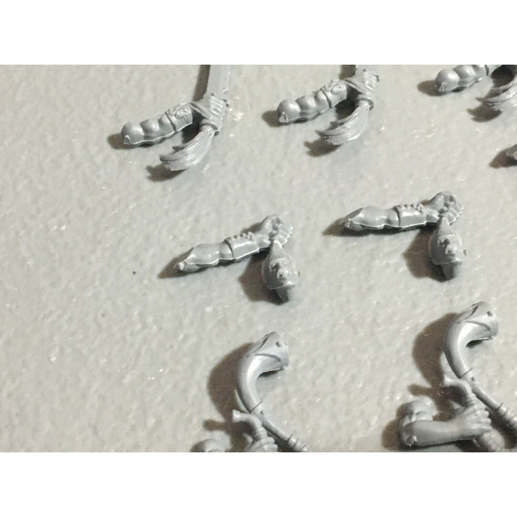 A22630 WARHAMMER FANTASY ORCS & GOBLINS BITS LOT GOBLIN WOLF RIDER ARMS GW