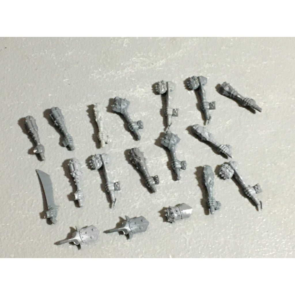 A22582 WARHAMMER FANTASY OGRE KINGDOMS BITS LOT HANDS GAMES WORKSHOP GW