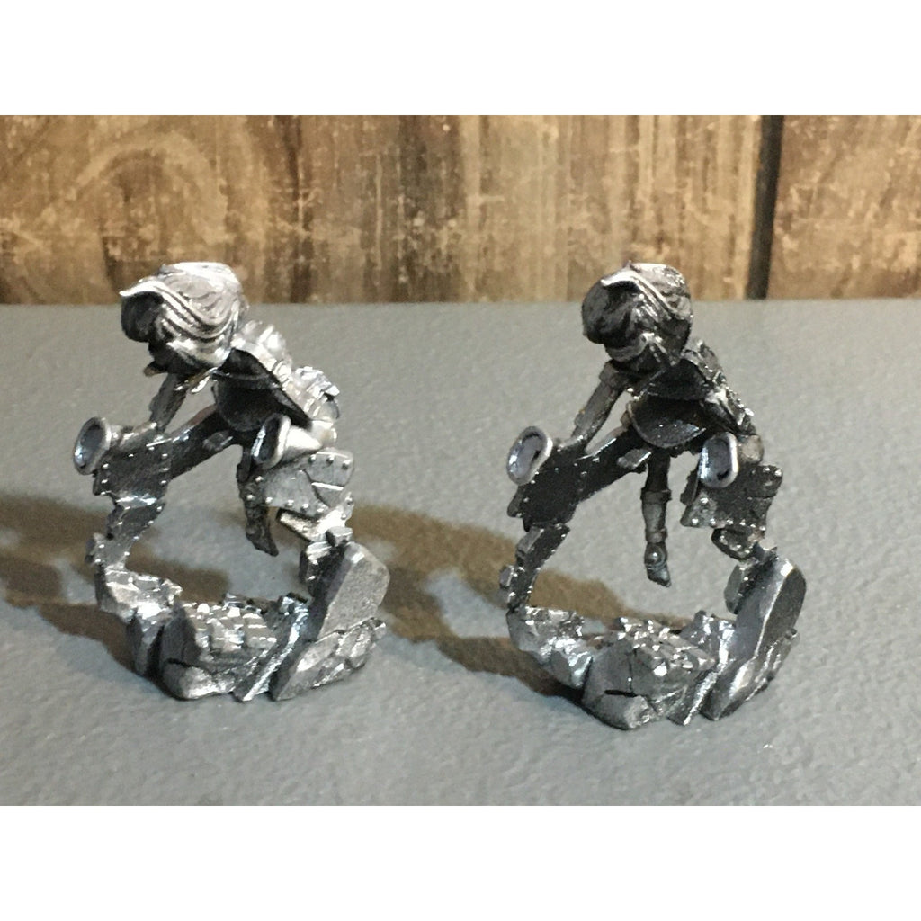 A32598 UNKNOWN MINIATURES METAL PSYCHIC FEMALE 2 PK WIZARD PSYKER CASTER