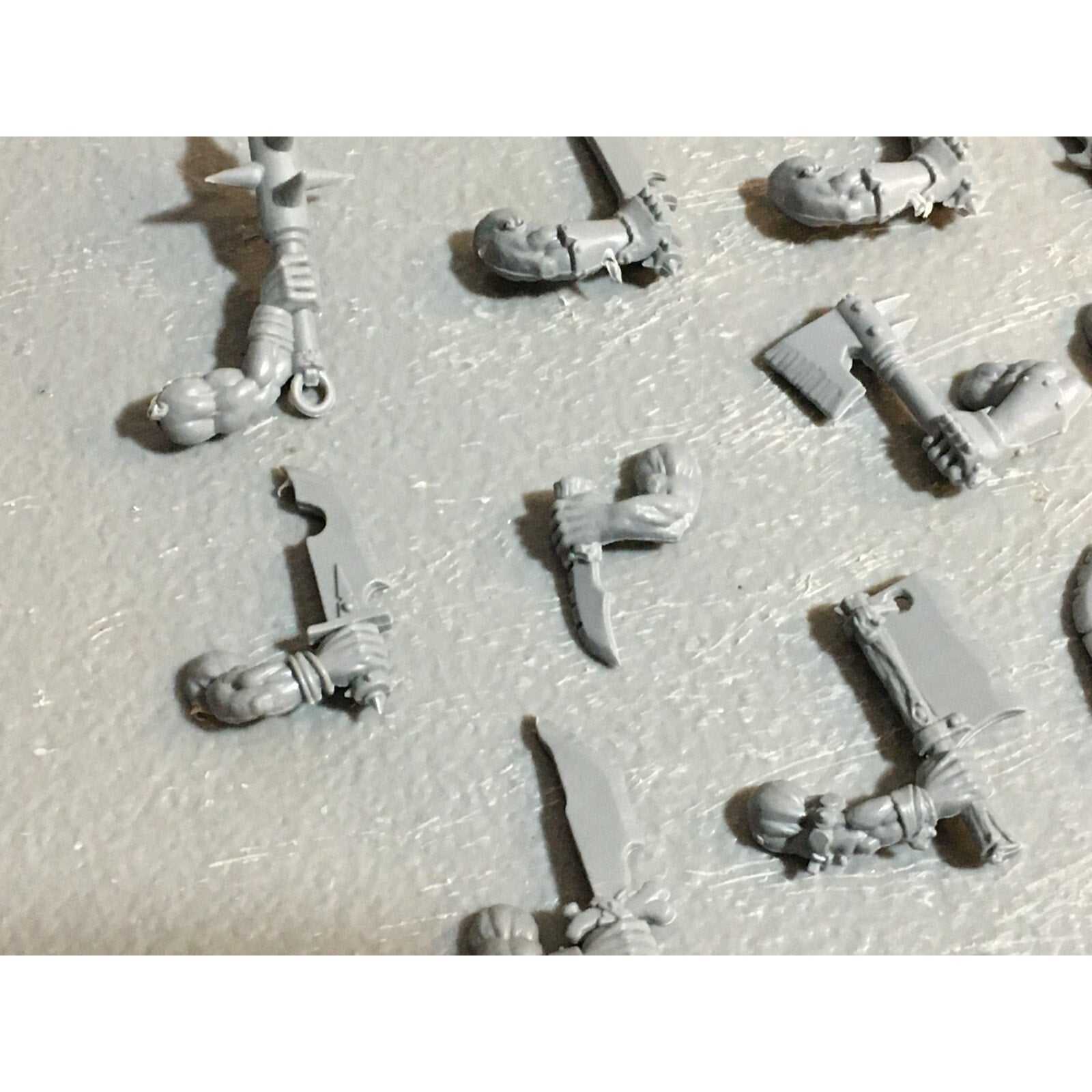 A23392 WARHAMMER FANTASY ORCS & GOBLINS BITS LOT BOYZ ARMS GAMES WORKSHOP GW