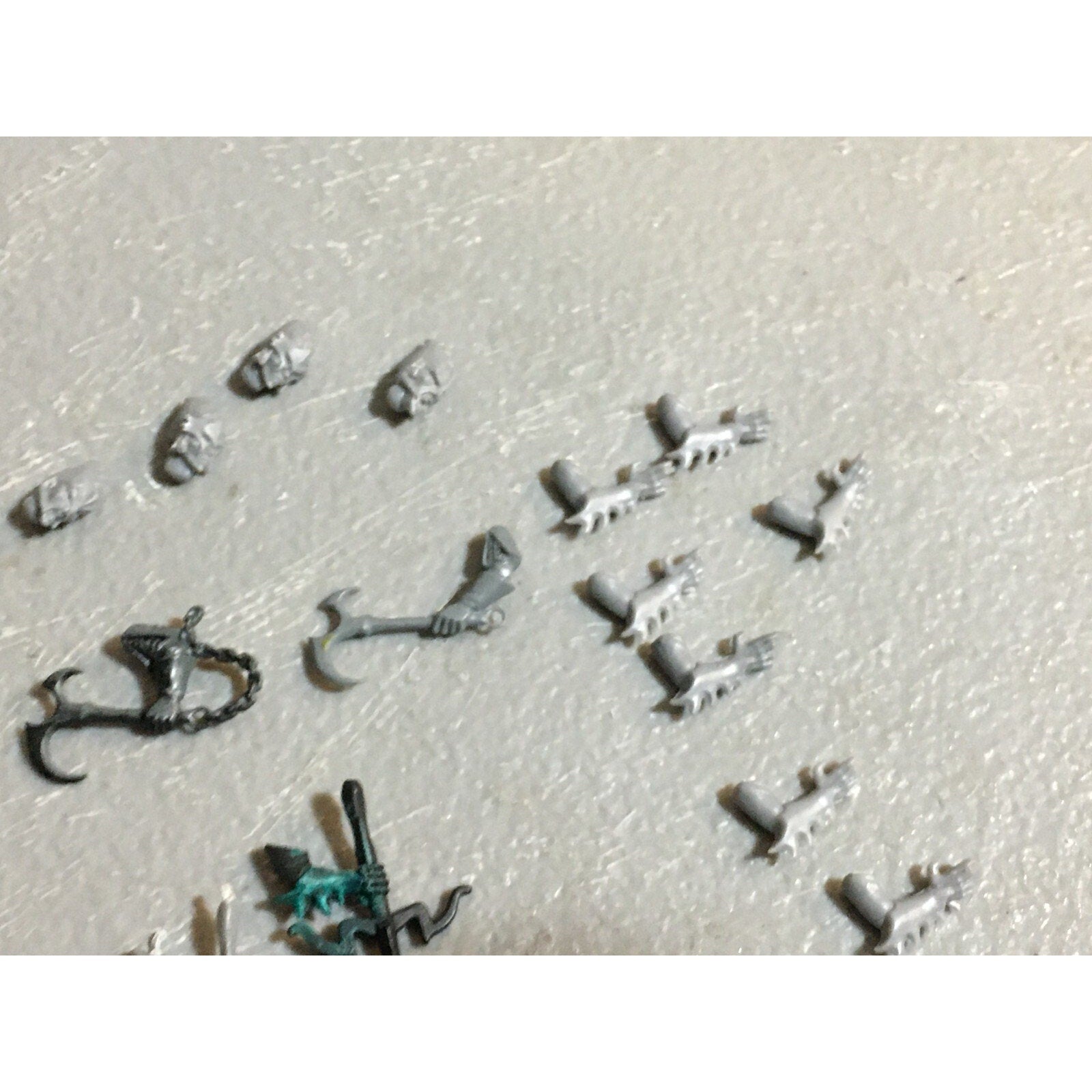 A23451 WARHAMMER FANTASY DARK ELVES BITS LOT ARMS HEADS SHIELDS GAMES WORKSHOP