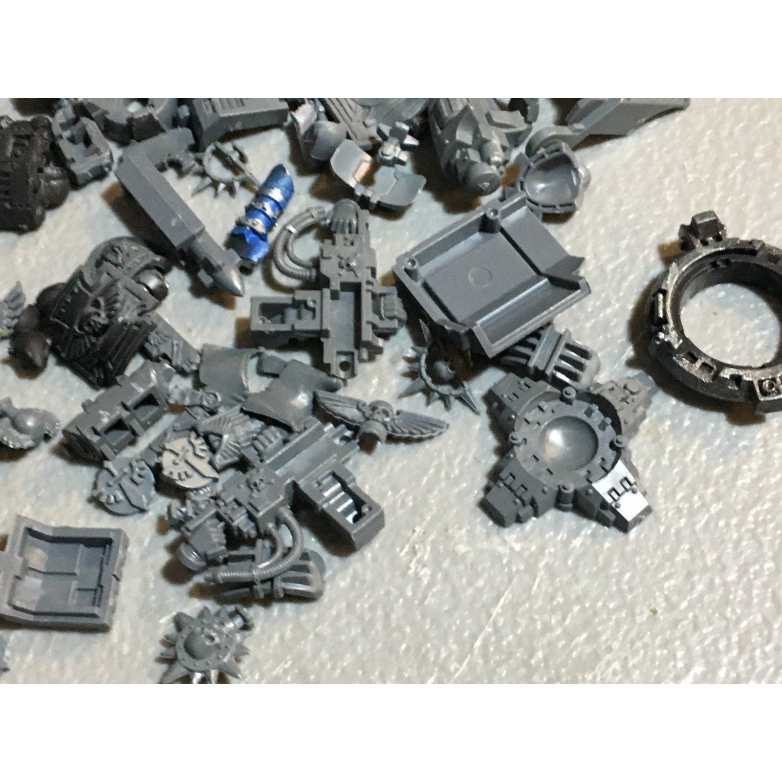 A26712 WARHAMMER 40K SPACE MARINES BITS LOT MIXED DREADNOUGHT DARK ANGELS OTHER