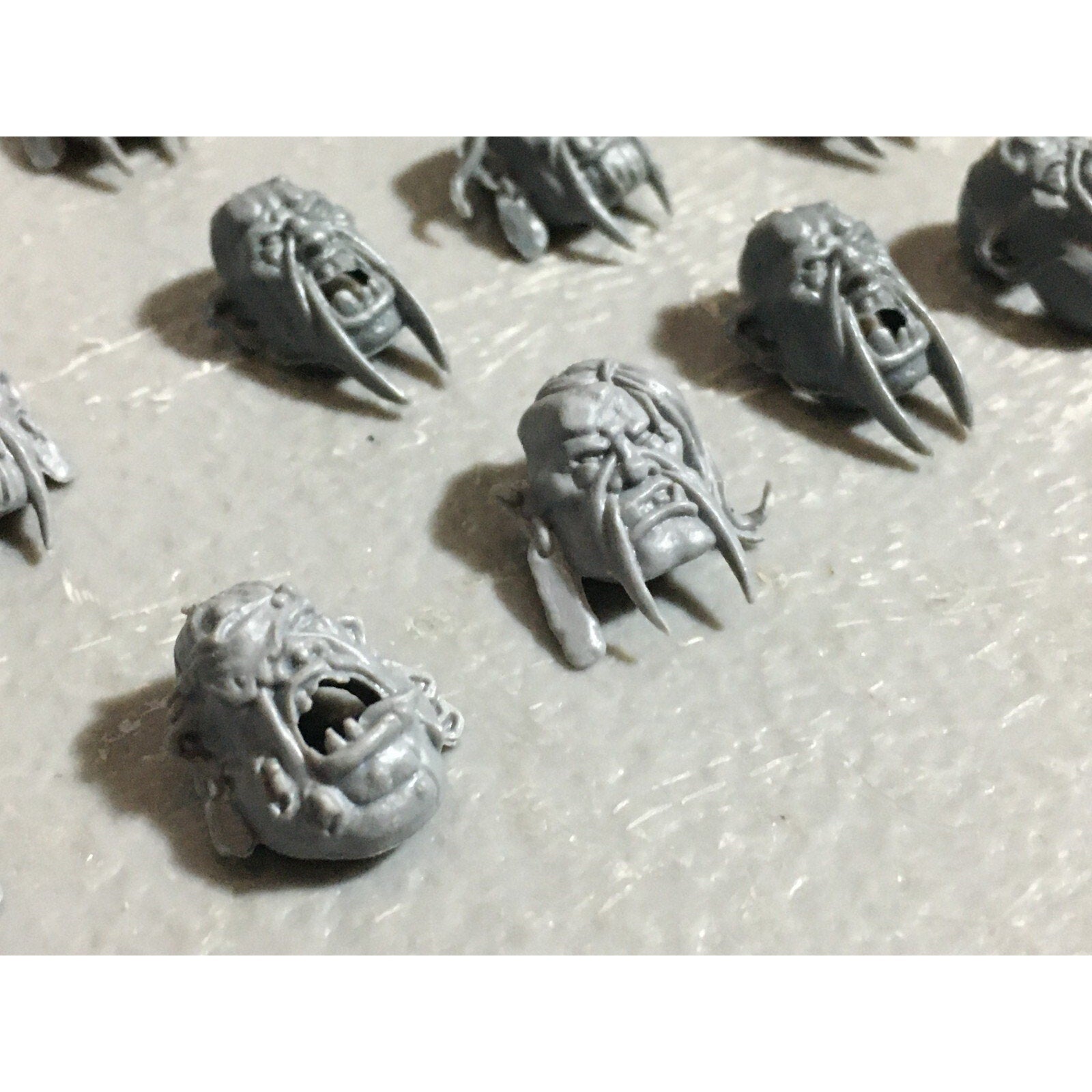 A22577 WARHAMMER FANTASY OGRE KINGDOMS BITS LOT HEADS GAMES WORKSHOP GW