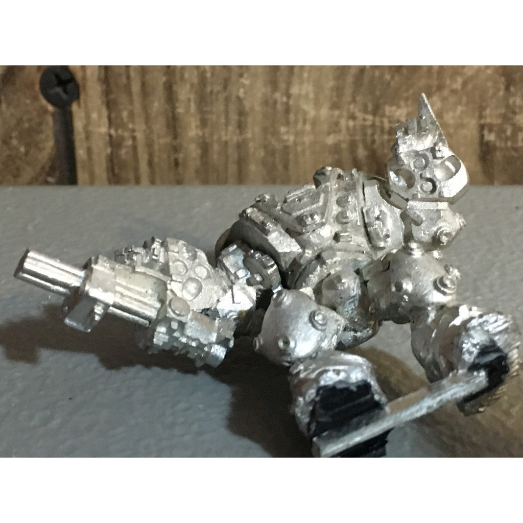 A30058 UNKNOWN METAL TABLE TOP SCI-FI POWER SUIT ARMOR SOLDIER WAR GAMES METAL