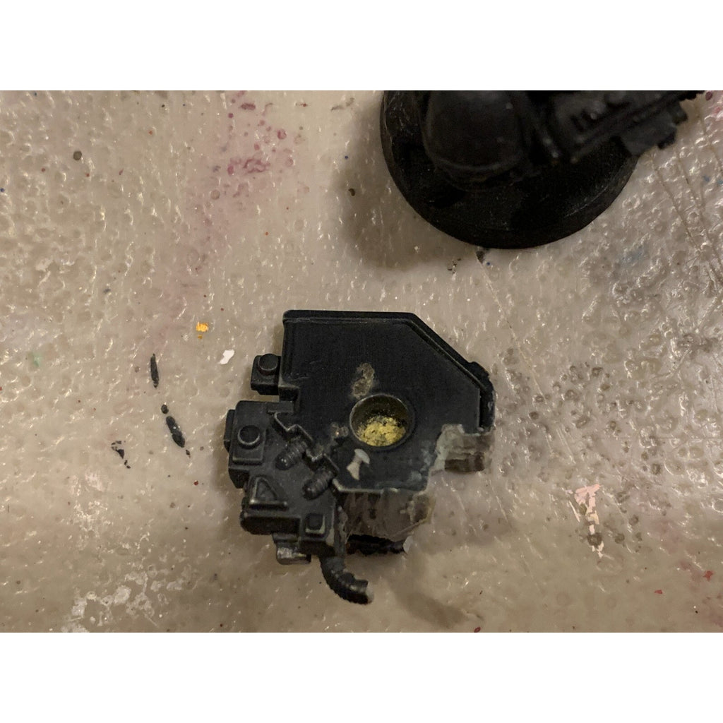 A23196 WARHAMMER 40K SPACE MARINES BLACK TEMPLARS INCOMPLETE BITS LOT ONE METAL