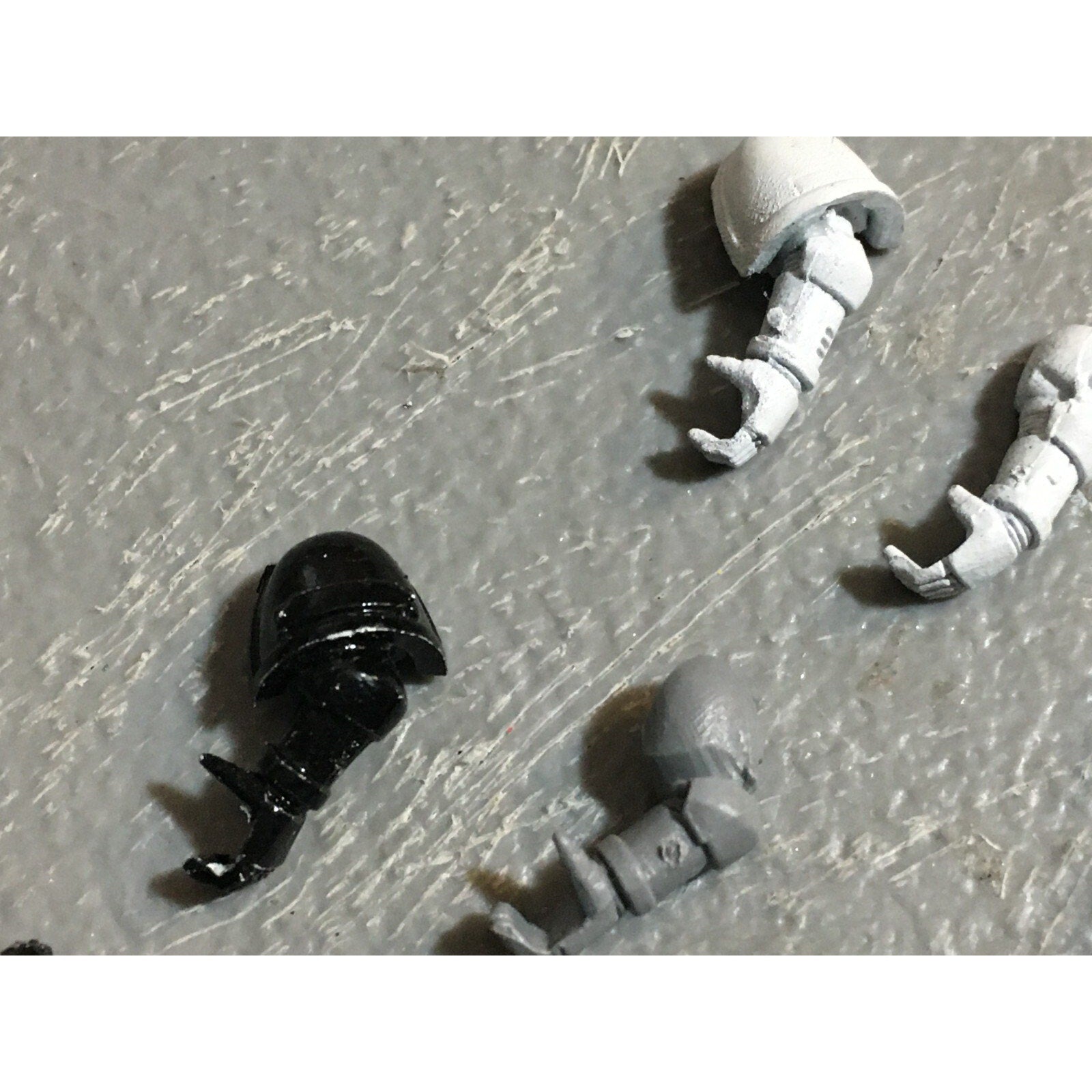 A22957 WARHAMMER 40K SPACE MARINES BITS LOT ARMS GAMES WORKSHOP GW