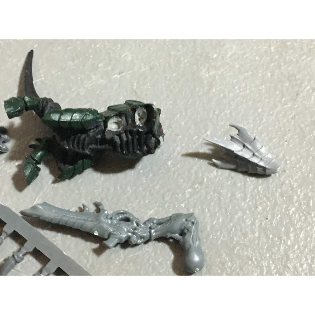 A22319 WARHAMMER 40K TYRANIDS BITS LOT MIXED GAMES WORKSHOP GW