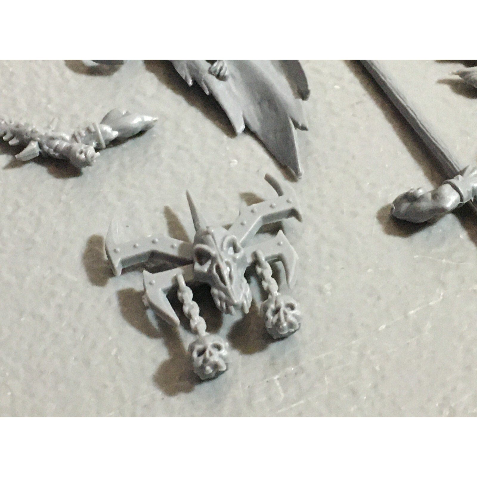 A22189 WARHAMMER FANTASY CHAOS MORTALS BITS LOT MIXED MARAUDER COMMAND & ARMS GW
