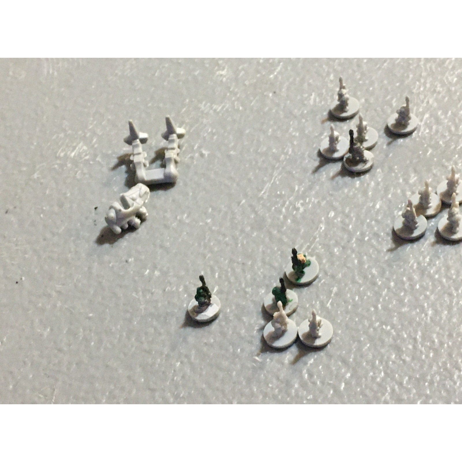 A24574 EPIC 40K IMPERIAL GUARD SQUATS WARRIORS 18 PC + WAR WALKER MISS GUN GW