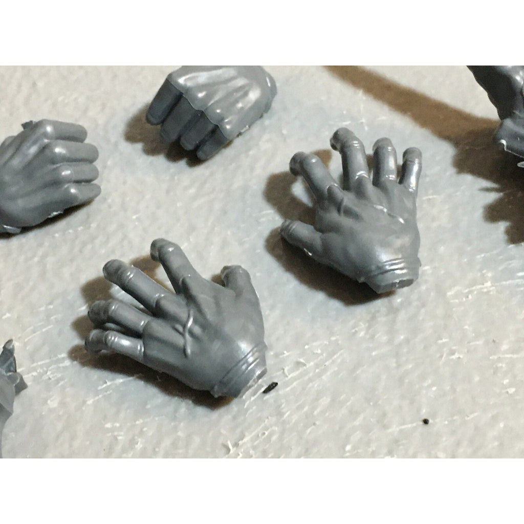 A23221 WARHAMMER FANTASY CHAOS BEASTMEN BITS LOT CYGOR HANDS HEAD GW