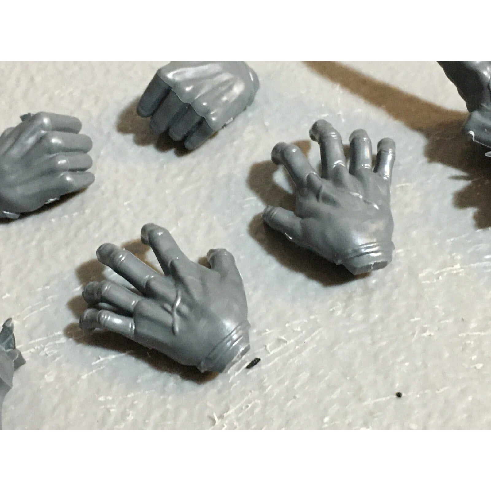 A23221 WARHAMMER FANTASY CHAOS BEASTMEN BITS LOT CYGOR HANDS HEAD GW