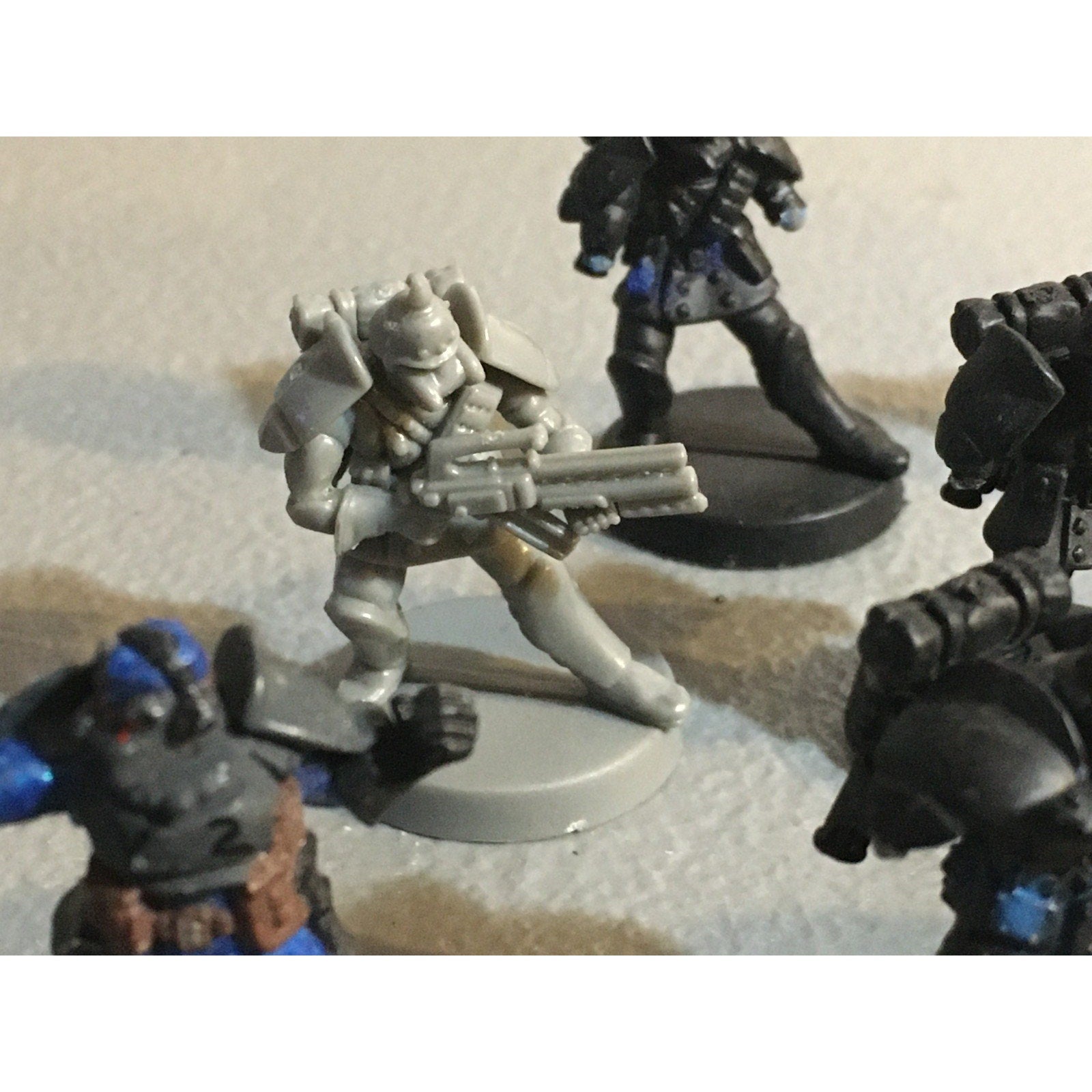 A32585 UNKNOWN PLASTIC MINIATURES BITS & INCOMPLETE LOT SPACE SOLDIER SCI-FI