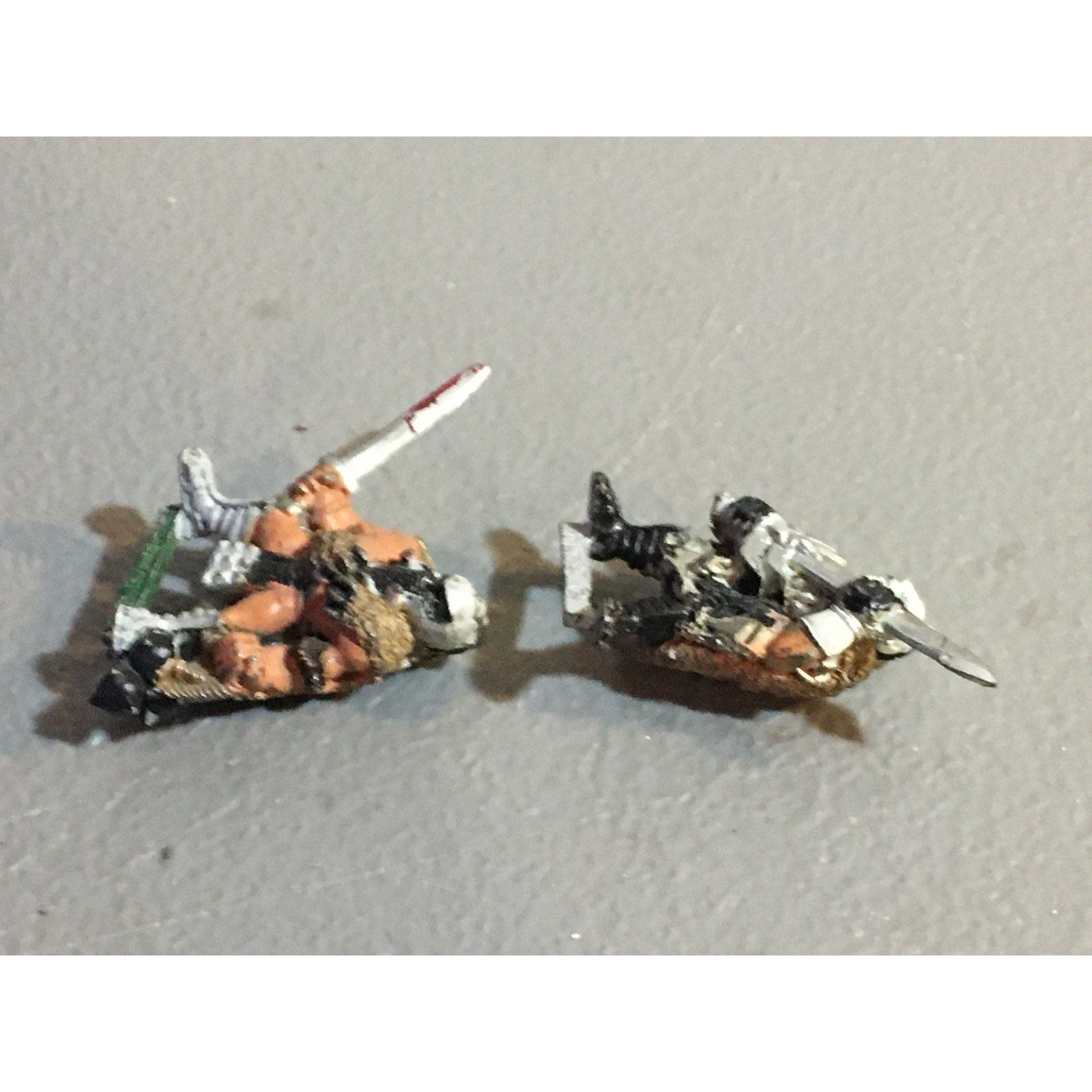 A29788 HHG HEARTBREAKER MINIATURES METAL BARBARIAN 2 PK