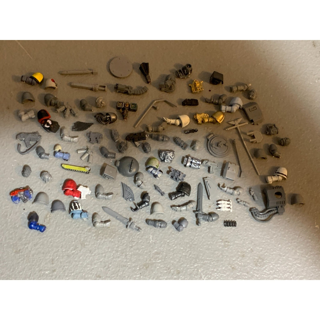 A23320 WARHAMMER 40K SPACE MARINES BITS LOT ARMS GUNS HEADS PADS GAMES WORKSHOP