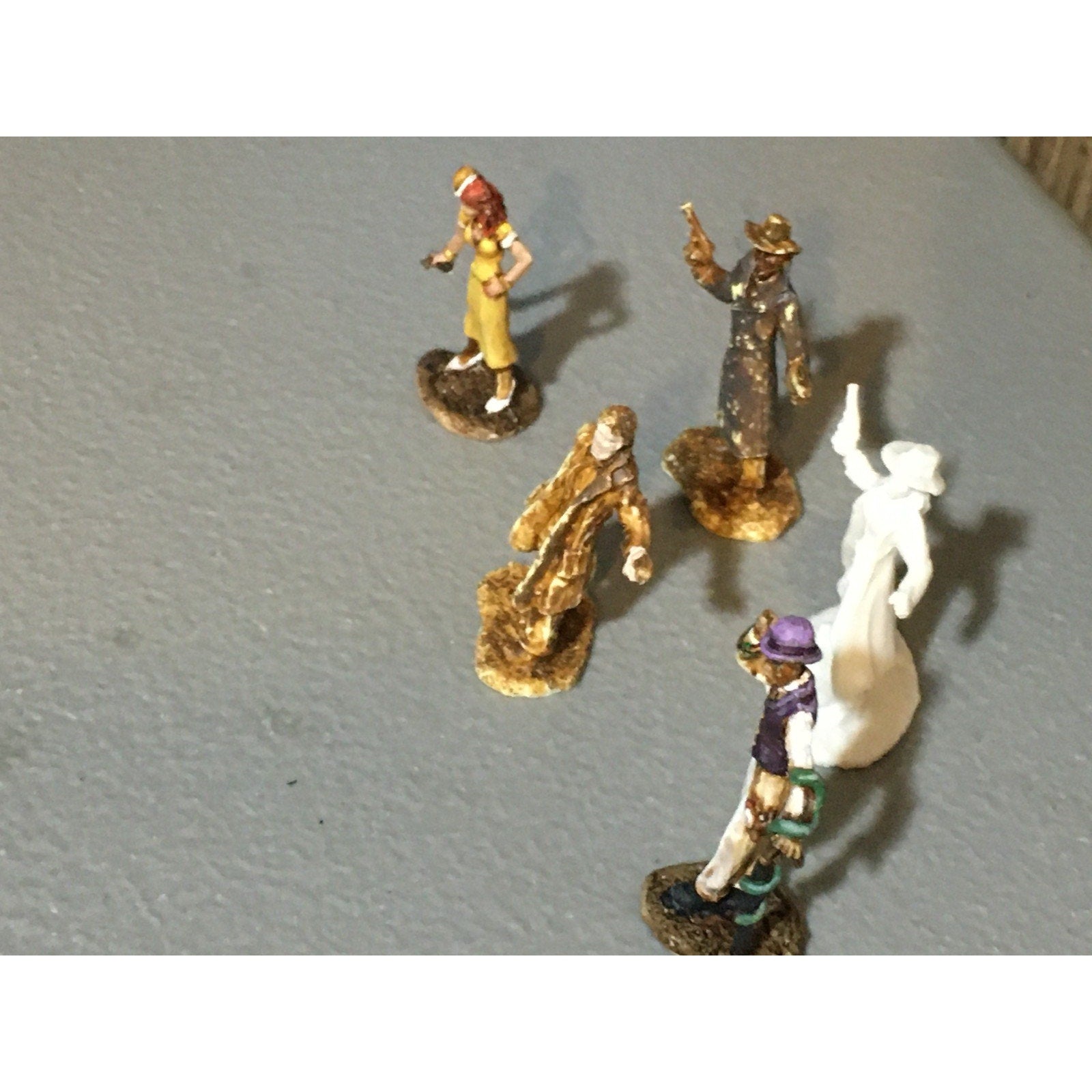 A30876 REAPER MINIATURES RMP HUMANS DETECTIVE FEMALE GUNNER