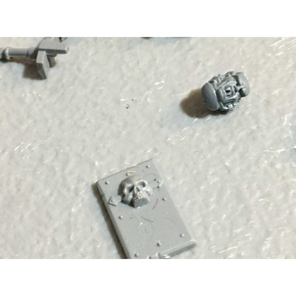 A23465 WARHAMMER 40K CHAOS SPACE MARINES BITS LOT MIXED VEHICLE ARMS GW