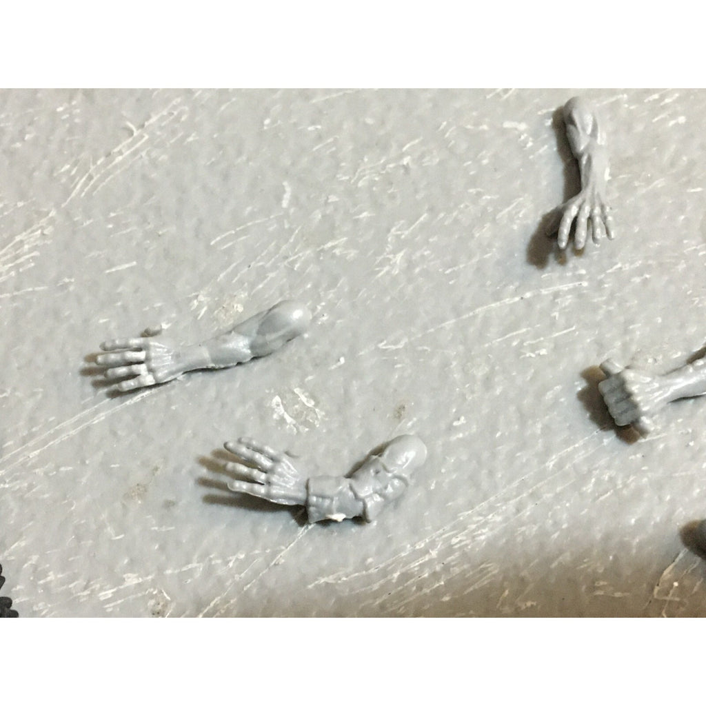 A23457 WARHAMMER FANTASY VAMPIRE COUNTS UNDEAD BITS LOT MIXED ARMS SPEARS GW