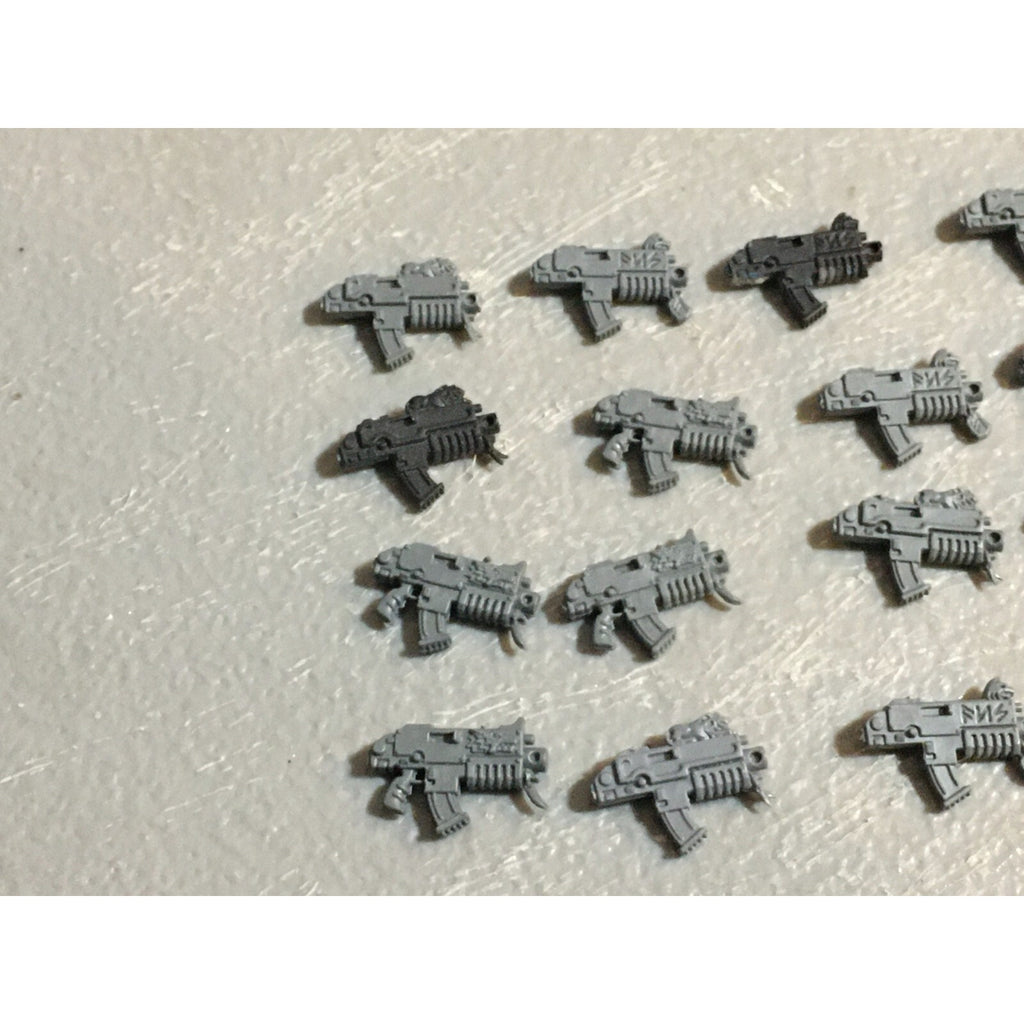 A22991 WARHAMMER 40K SPACE MARINES WOLVES BITS LOT BOLTERS GW