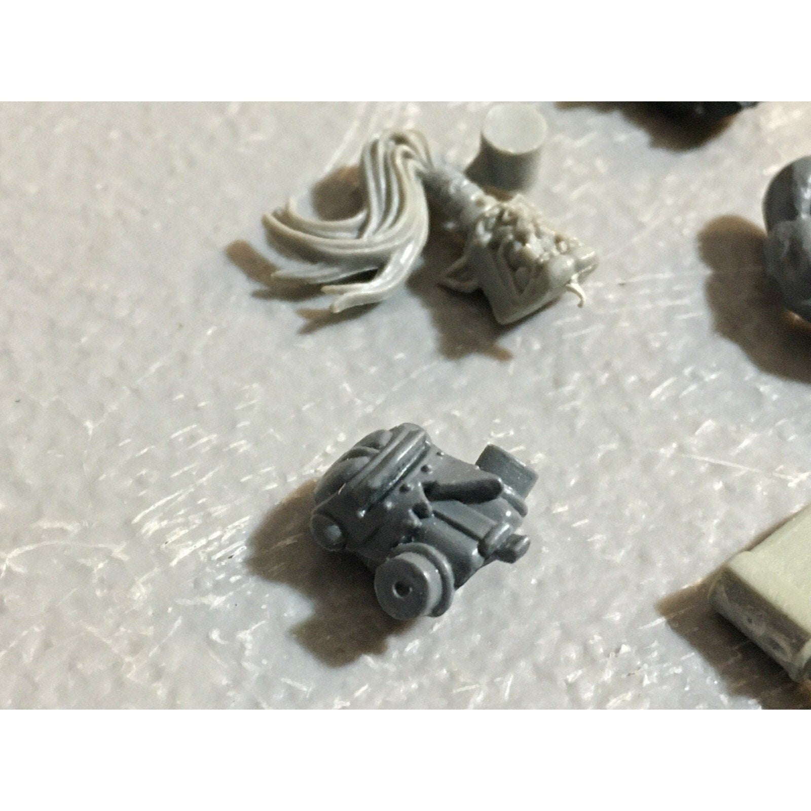A23239 WARHAMMER 40K SPACE ORKS BITS LOT ARMS HEADS GAMES WORKSHOP GW