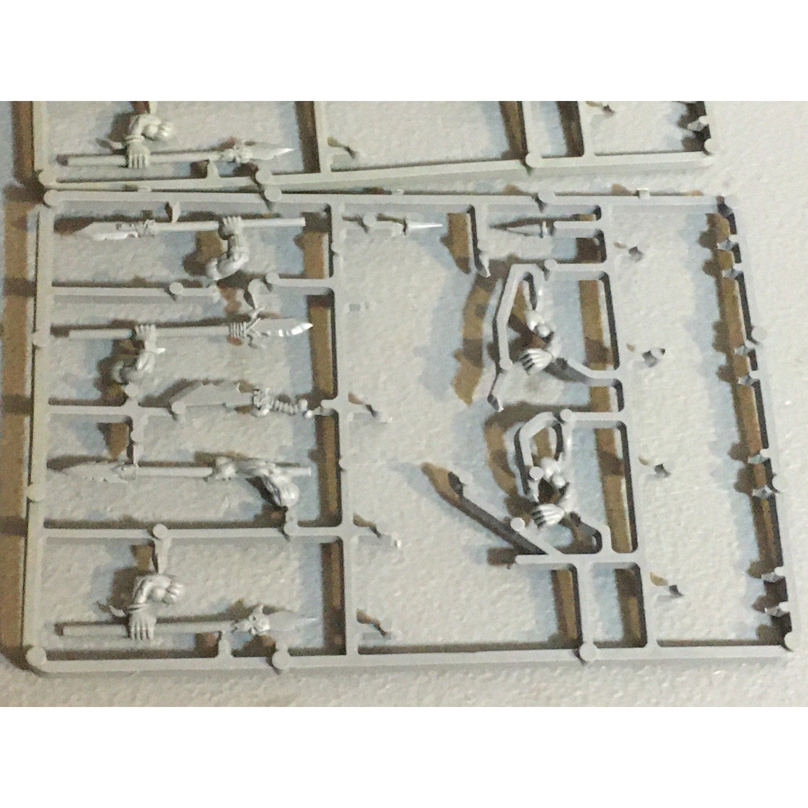 A33696 WARHAMMER FANTASY ORCS & GOBLINS BITS ON SPRUE LOT ORC BOYZ GW
