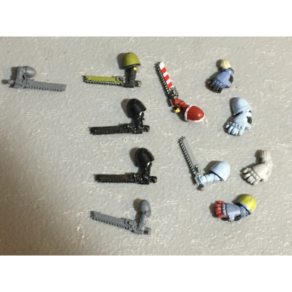 A22971 WARHAMMER 40K SPACE MARINES BITS LOT CHAINSWORD POWER FIST GAMES WORKSHOP