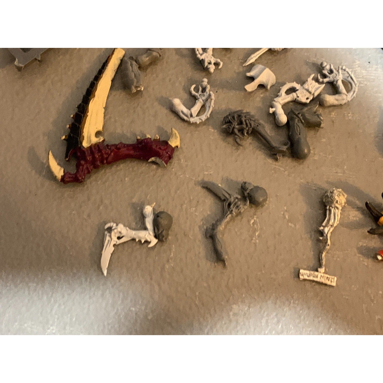 A23286 WARHAMMER 40K TYRANIDS INCOMPLETE BITS LOT SOME METAL OOP GW