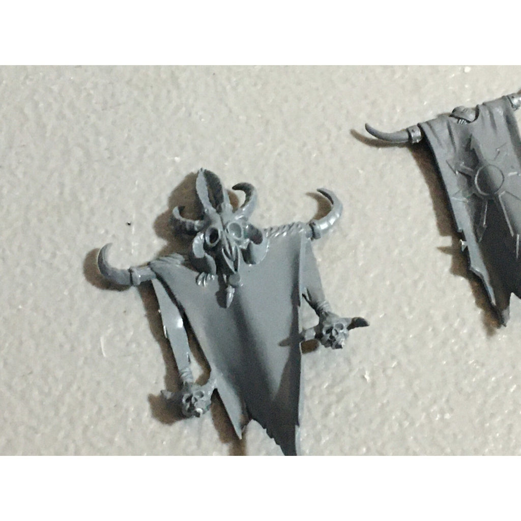 A22262 WARHAMMER FANTASY CHAOS MORTALS BITS LOT MIXED BANNERS ACCESSORIES GW