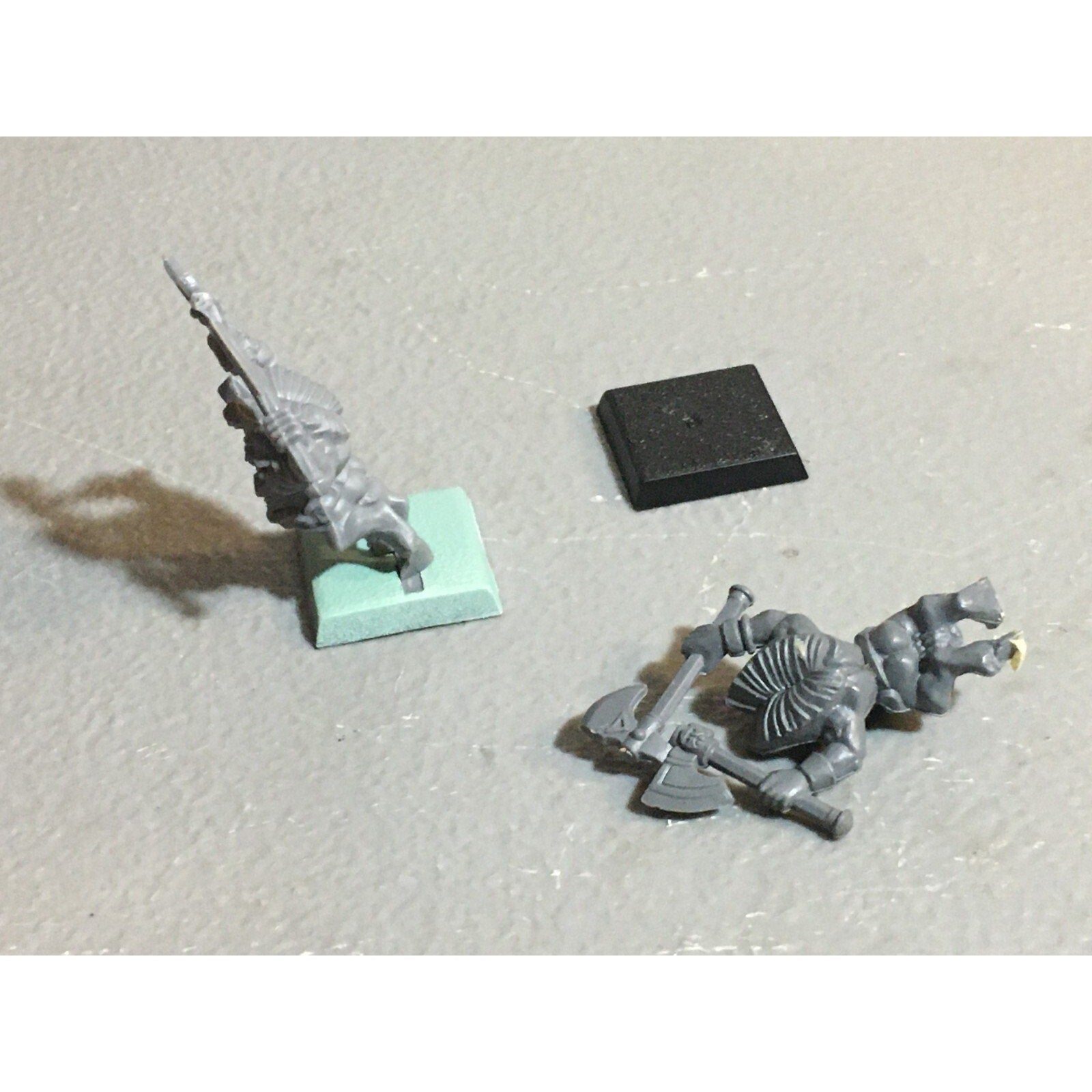 A18362 WARHAMMER FANTASY DWARFS SKULL PASS SLAYER CHAMPION 2X GW