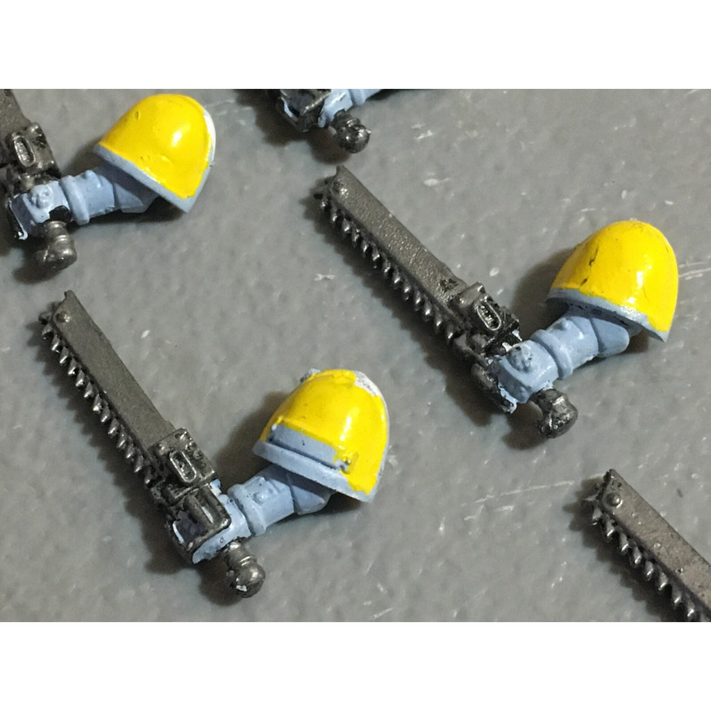 A22985 WARHAMMER 40K SPACE MARINES BITS LOT CHAINSWORD ARMS GW GAMES WORKSHOP