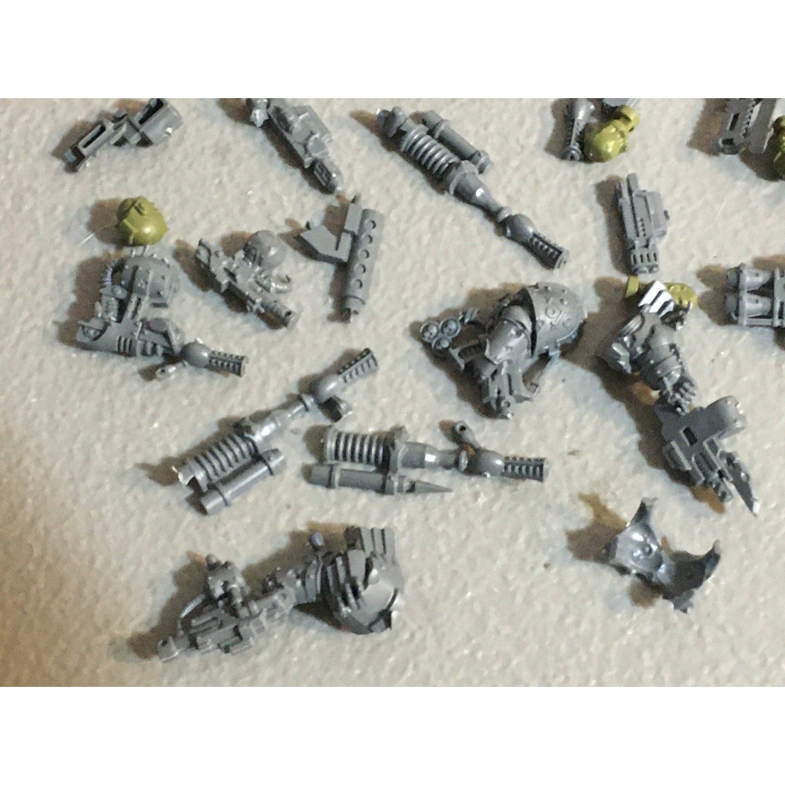 A31470 WARHAMMER 40K CHAOS DEATH GUARD NURGLE PLAGUE MARINES BITS LOT GW