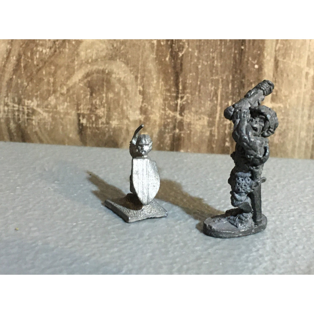 A32084 UNKNOWN METAL 2 PK MINIATURES FANTASY HALFLING ORC? WARRIOR INCOMPLETE