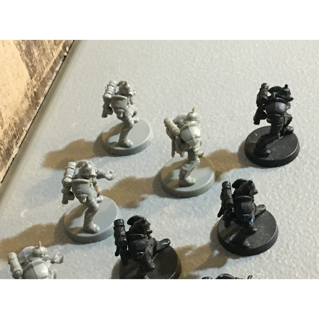 A30066 UNKNOWN TABLE TOP SCI-FI POWER ARMOR SOLDIERS 11 PK INCOMPLETE WAR GAMES