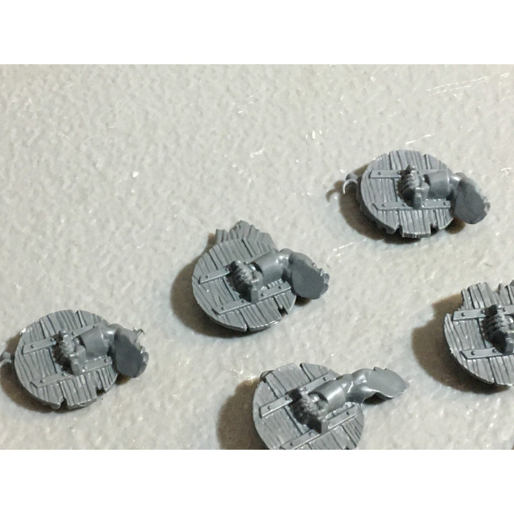 A23096 WARHAMMER FANTASY CHAOS BEASTMEN BITS LOT GOR SHIELDS GAMES WORKSHOP