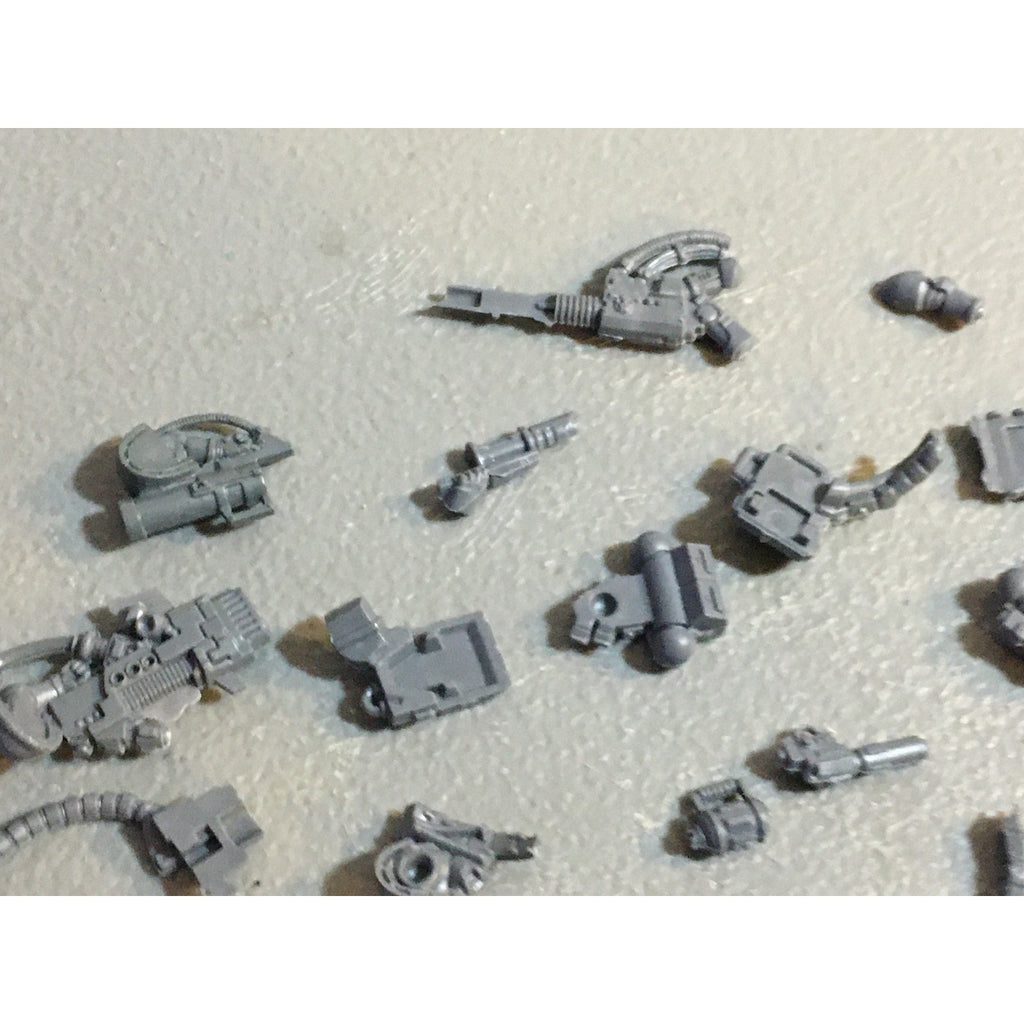 A29480 WARHAMMER 40K SPACE MARINES BITS LOT DEVASTATOR WEAPON BACKPACK GW