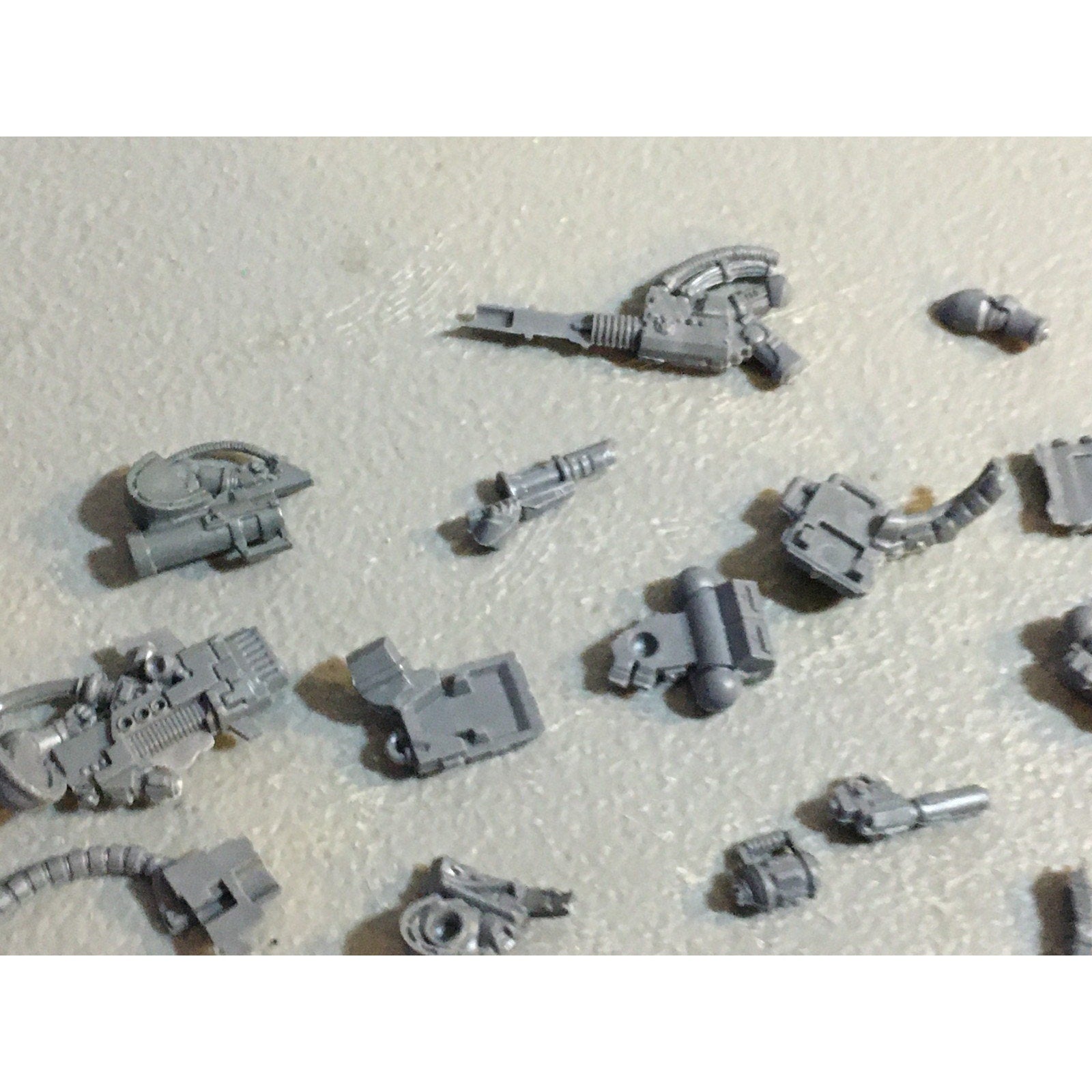 A29480 WARHAMMER 40K SPACE MARINES BITS LOT DEVASTATOR WEAPON BACKPACK GW