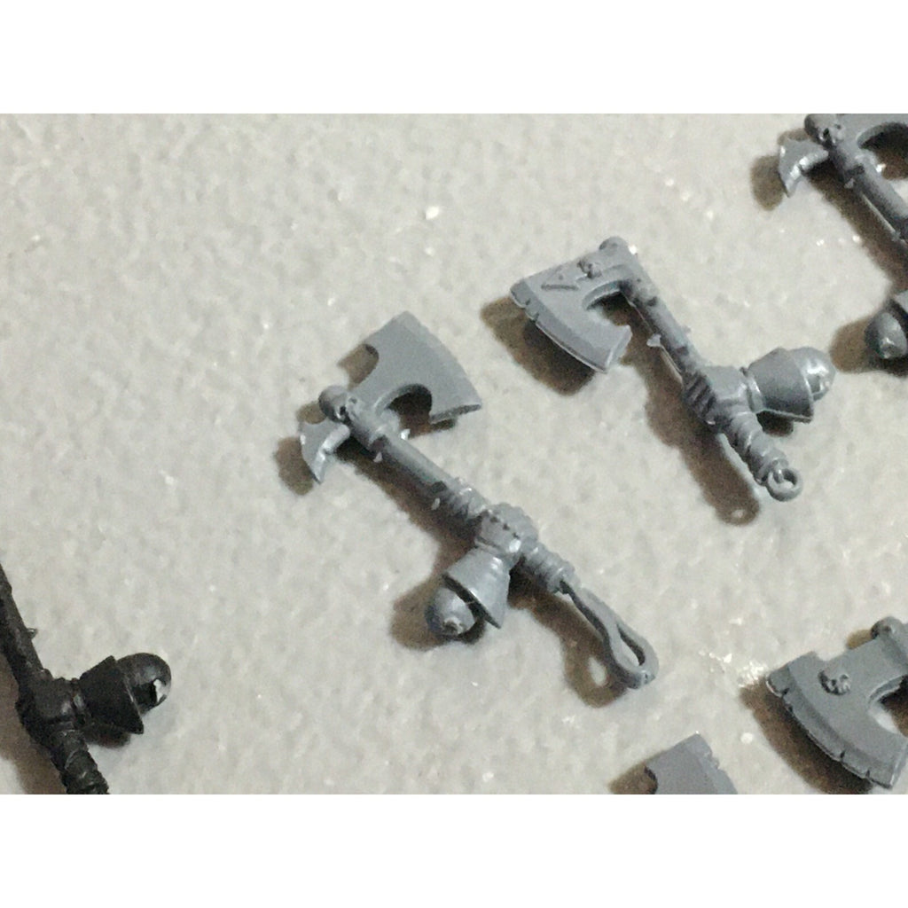 A22209 WARHAMMER FANTASY CHAOS MORTALS BITS LOT AXE HANDS GAMES WORKSHOP