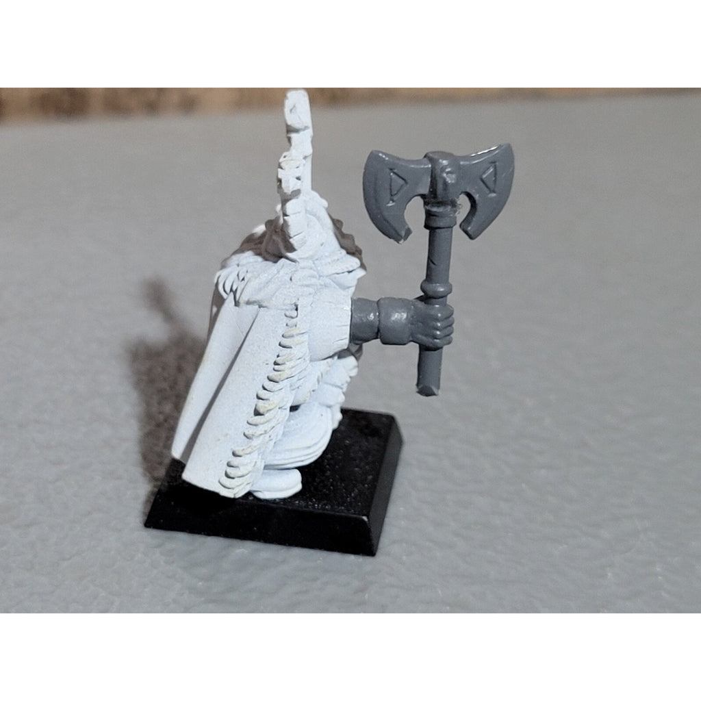 A18384 WARHAMMER FANTASY DWARFS SKULL PASS THANE CUSTOM ARM