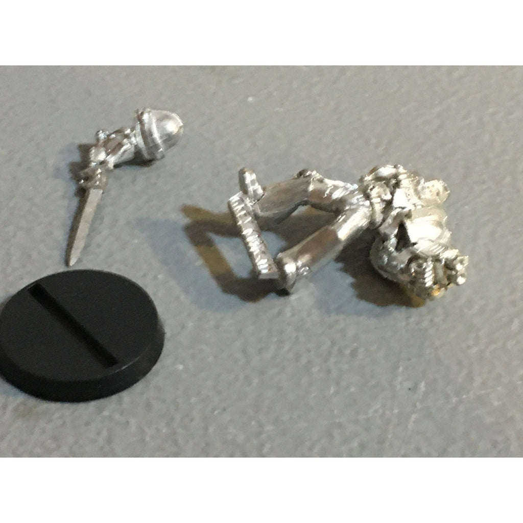 A33833 WARHAMMER 40K SPACE MARINES GREY KNIGHTS METAL JUSTICAR NO BACKPACK GW