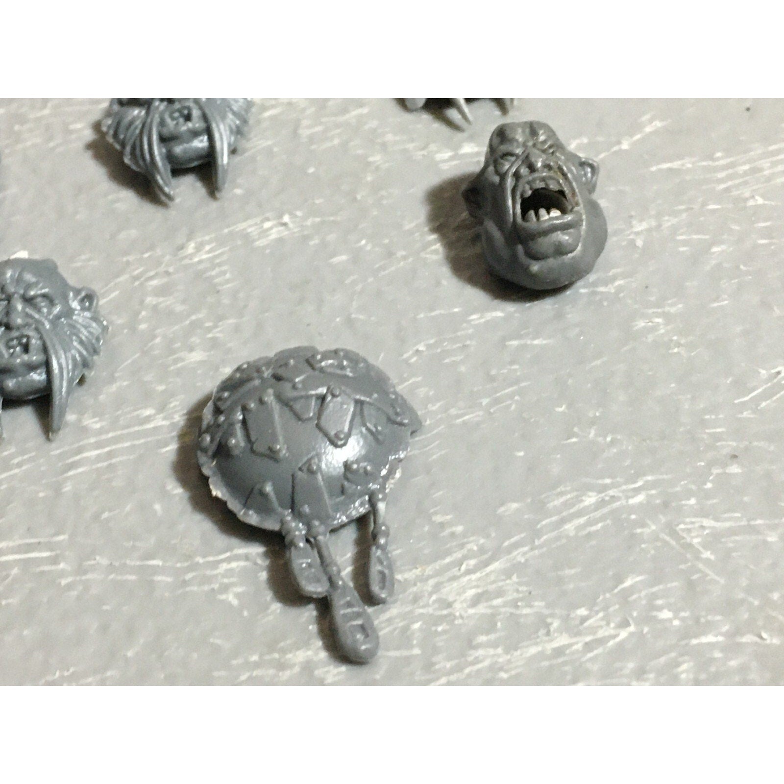 A22591 WARHAMMER FANTASY OGRE KINGDOMS BITS LOT HEADS GAMES WORKSHOP GW