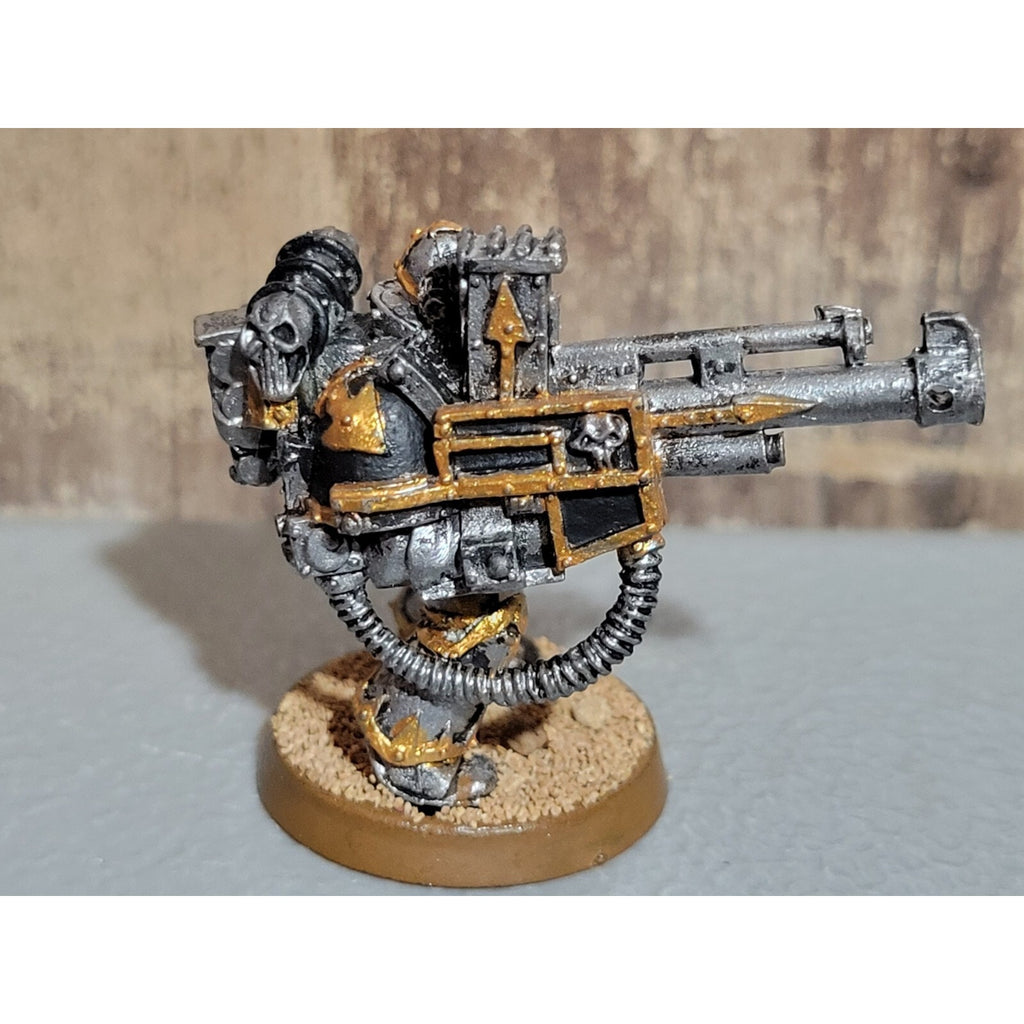 A18002 WARHAMMER 40K CHAOS SPACE MARINES METAL HAVOC PAINTED BASED AUTOCANNON