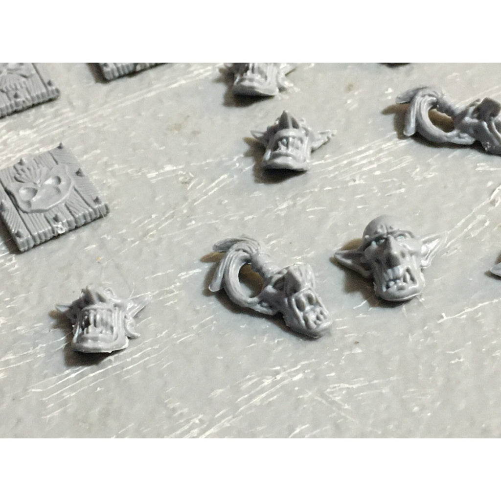 A23395 WARHAMMER FANTASY ORCS & GOBLINS BITS LOT GOBLIN SHIELDS HEADS GW