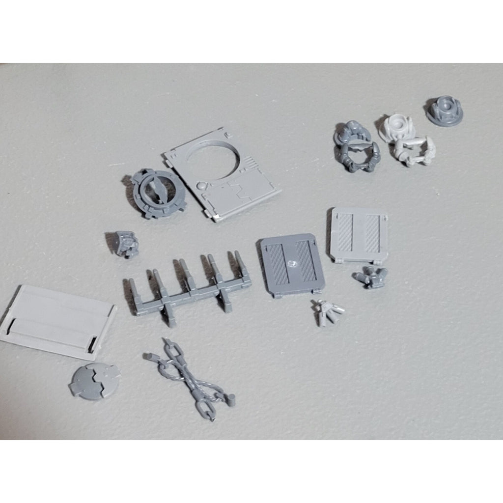 A18904 WARHAMMER 40K SPACE MARINES BITS LOT TANK VEHICLE RHINO RAZORBACK PRED