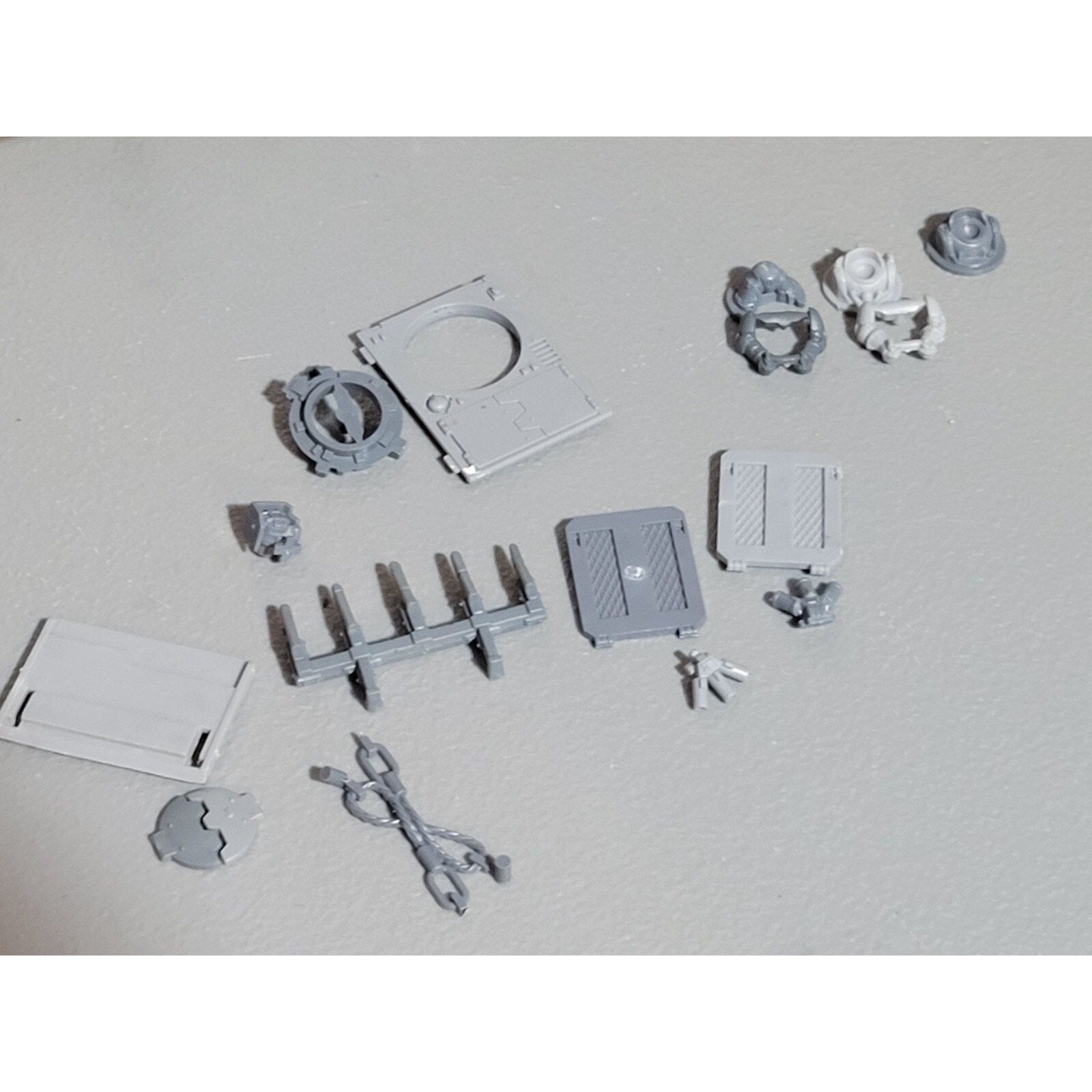A18904 WARHAMMER 40K SPACE MARINES BITS LOT TANK VEHICLE RHINO RAZORBACK PRED
