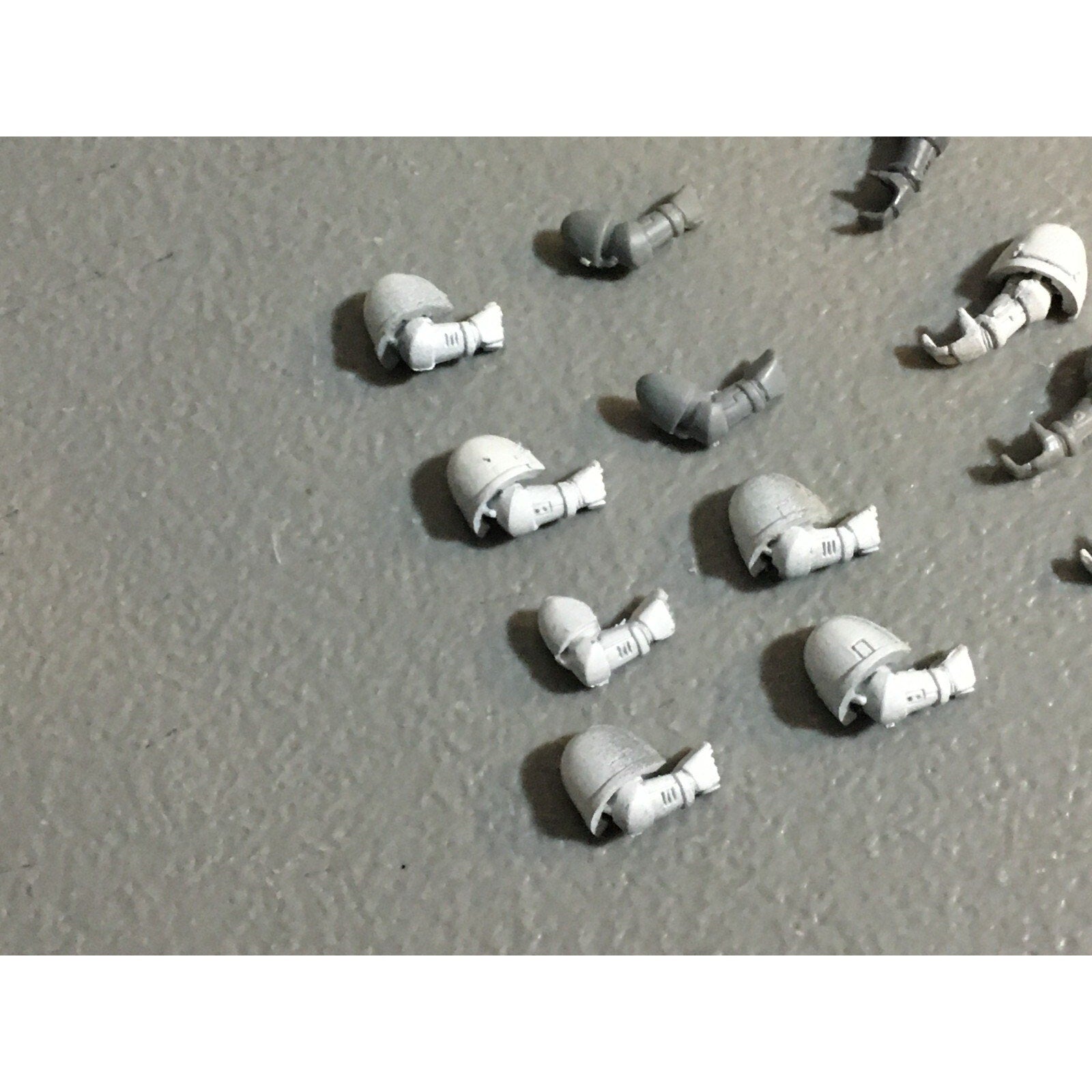 A22956 WARHAMMER 40K SPACE MARINES BITS LOT ARMS GAMES WORKSHOP GW