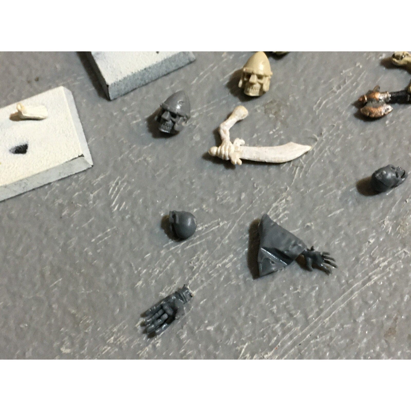 A23461 WARHAMMER FANTASY VAMPIRE COUNTS UNDEAD BITS LOT OLD SKELETONS GW