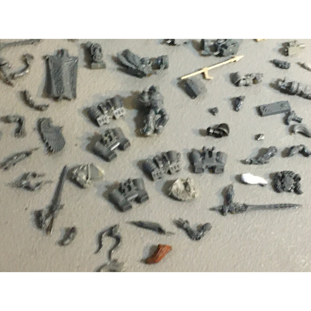 A32586 WARHAMMER 40K FANTASY RANDOM BITS LOT BLOOD ANGELS DAEMON UNDEAD GW