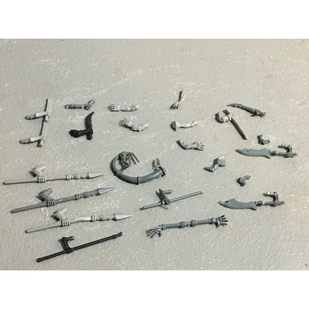 A23457 WARHAMMER FANTASY VAMPIRE COUNTS UNDEAD BITS LOT MIXED ARMS SPEARS GW